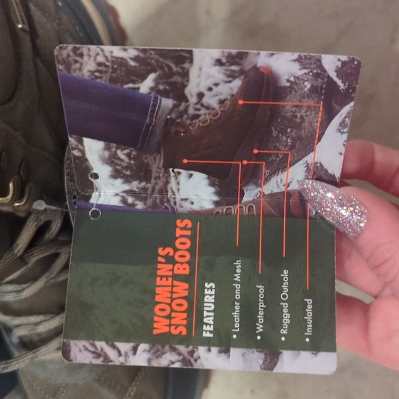 Womens Snow/ Hiking Boots - Picture 5 of 9